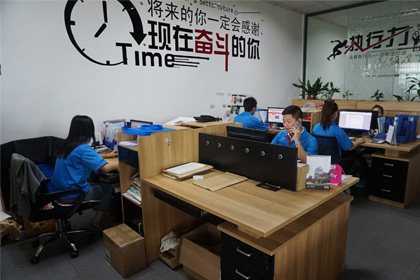 上海软胶马克杯工厂能做渐变色马克杯吗？