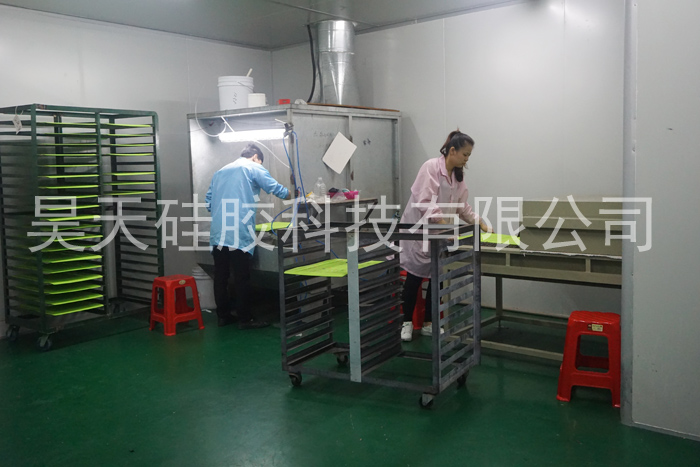 硅胶制品厂讲解，硅胶套的防静电处理工序